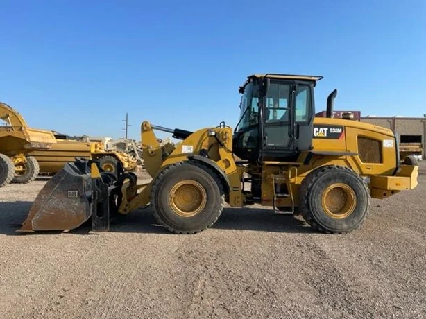 2019 CATERPILLAR 938M